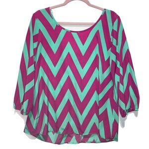 Unique mCm XL blouse deep pink and mint green zig zag, bow ruffle back EUC 11126